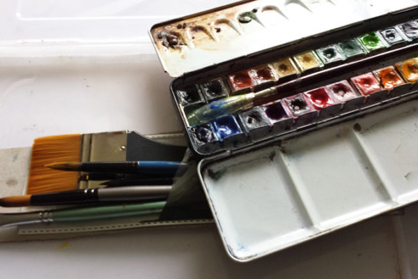 8 basic items needed to paint watercolour overseas feature image.