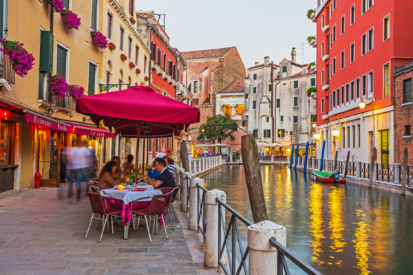 10 Nearby Eateries in the Heart of Venice feature image.